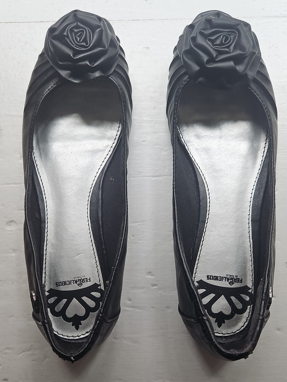 Fergie Ballet Flat with Flower. Very Cute!